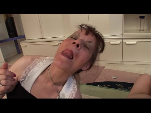❤️ Twee oma's en een opa hebben een triootje ❤❌ Porno at us