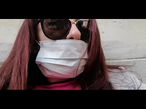 ❤️ Nicoletta neemt wraak op haar buurman en plast in zijn garage (Special Covid19 Italian Quarantine) ❤❌ Porno at us