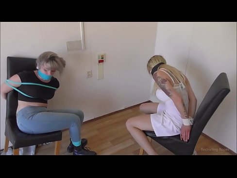 ❤️ Verslaafd / vastgebonden en de mond gesnoerd / jonkvrouw in nood ❤❌ Porno at us