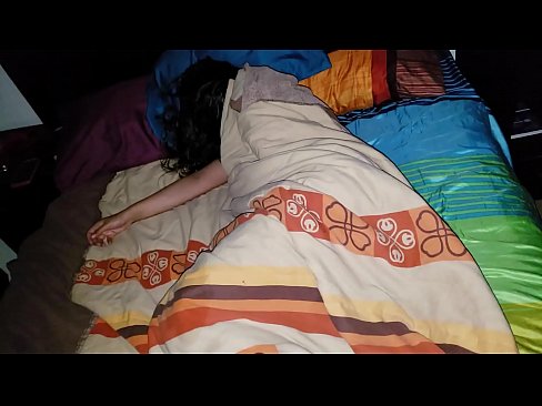❤️ Stiefzoon die zijn jonge stiefmoeder berispt terwijl ze slaapt. ❤❌ Porno at us